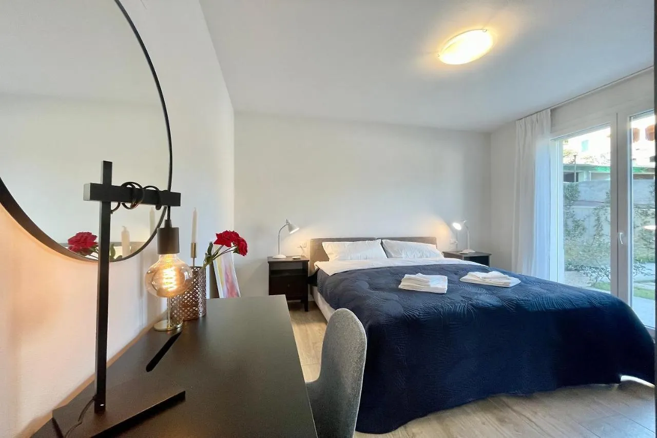 Modern House Apartments Μενάτζιο 0*,