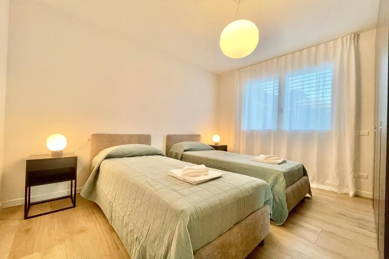 Modern House Apartments Menaggio 0*,  Italië